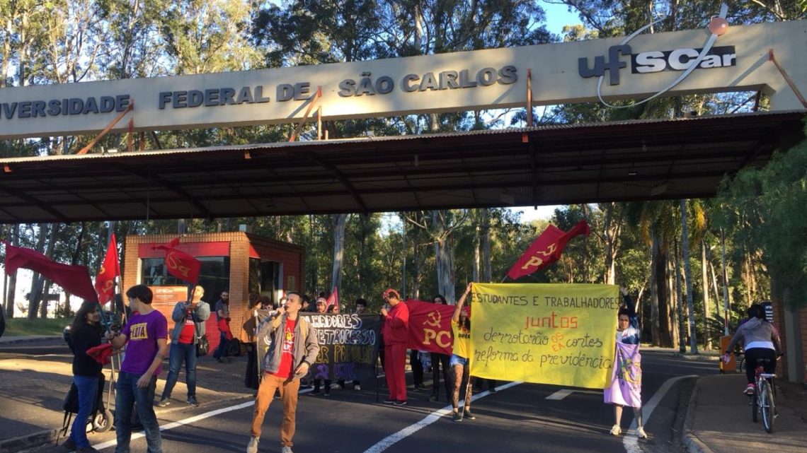 Cobertura 14J – Panfletagem na entrada sul da UFSCar