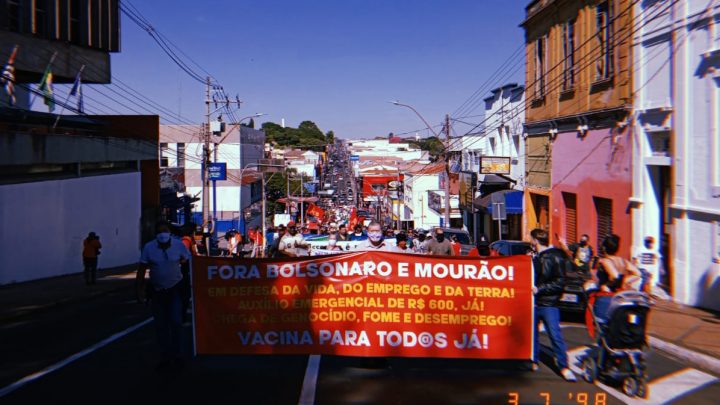 População de São Carlos segue mobilizada na luta nacional contra Jair Bolsonaro